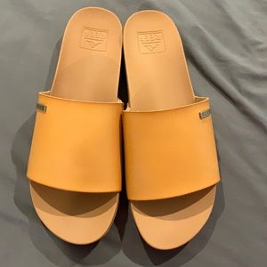 Reef women’s slides new w/o tags